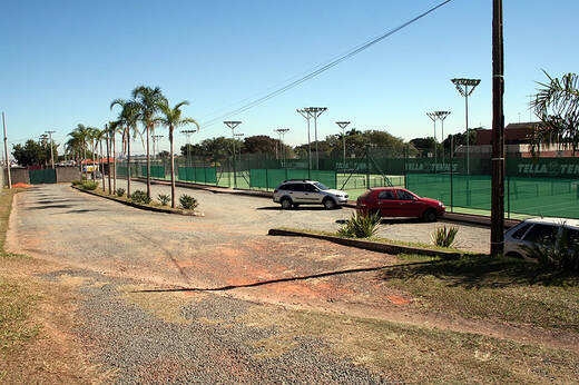 Tella Tennis Un. I – Galleria